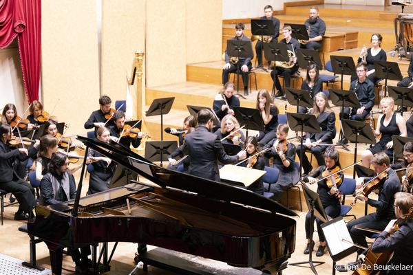 Melomania, Grieg & Kallinikov