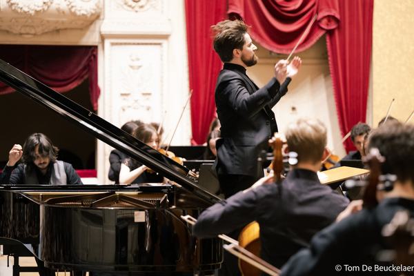 Melomania, Grieg & Kallinikov