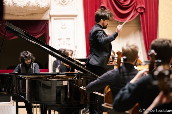 Melomania, Grieg & Kallinikov