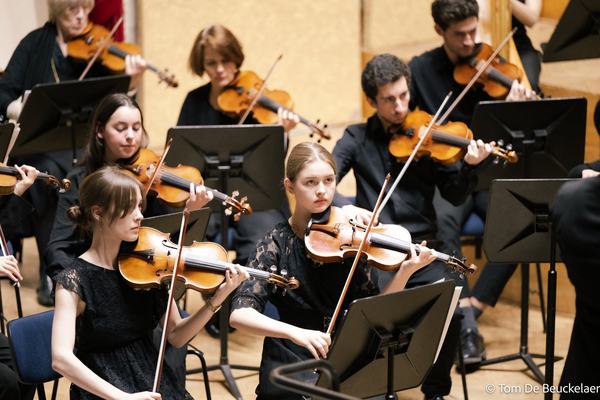 Melomania, Grieg & Kallinikov